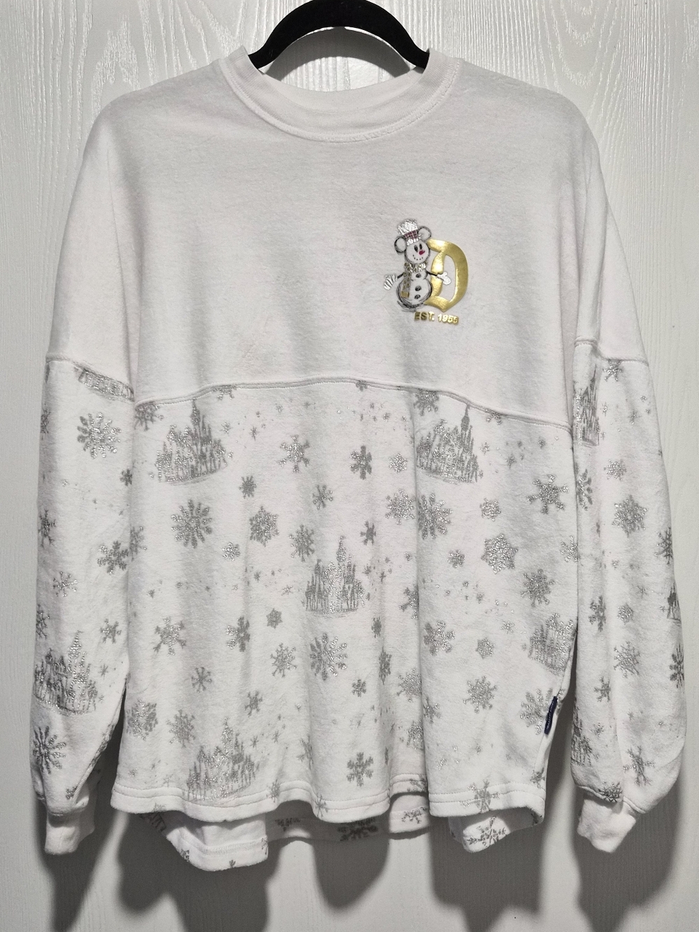 Disneyland 2020 Christmas White Snowflake Spirit Jersey Pullover Size Small